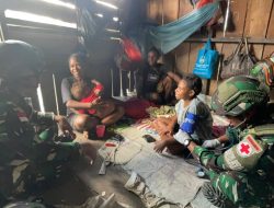 Satgas Yonif 521/DY Berikan Sosialisasi dan Layanan Kesehatan Bagi Warga Distrik Benawa