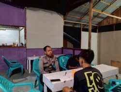 Patroli Humanis Polsek Mandor, Polisi Ngobrol Santai Sampaikan Pesan Kamtibmas