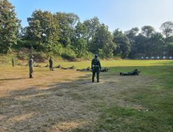 Asah Kemampuan Menembak Di Lapangan Tembak Kopral Semi