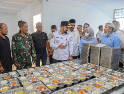 Cek Langsung Kelapangan, Bupati Al-Farlaky Tinjau Dapur Makan Bergizi untuk Anak Sekolah