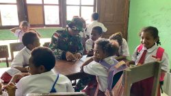 Tumbuhkan Semangat Belajar, Satgas Yonif 131/Brajasakti Hadir di SD Waris Papua