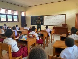 Bangun Semangat Generasi Bangsa, Satgas Yonif 144/JY Mengajar di Sekolah Perbatasan