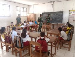 Satgas Pamtas RI-RDTL Pos Aplal Berikan Wawasan Kebangsaan di SDN Sitnoni