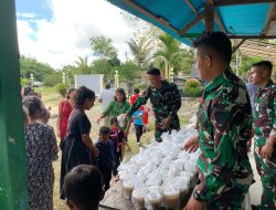 Minggu Penuh Damai, Satgas Yonif 131/Brajasakti Berbagi Kasih di Gereja GKI Perbatasan Papua