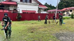 Satgas Pamtas Kewilayahan RI-PNG Yonif 763/SBA Gelar Keryabakti Bersama Polres Maybrat di Gereja GKI Sion Aifat Dalam Rangka HUT Bhayangkara