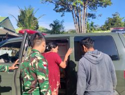 Aksi Kemanusiaan, Prajurit Satgas Pamtas RI-Malaysia Yonkav 3/AC Bantu Evakuasi Ibu Hamil