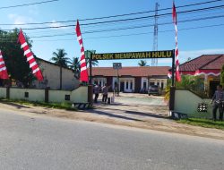 Polsek Mempawah Hulu pasang umbul-umbul semarakkan HUT Bhayangkara ke 79