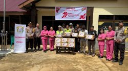 Dalam Rangka HUT Bhayangkara ke-79, Polsek Sengah Temila Salurkan Bansos kepada Warga yang Membutuhkan