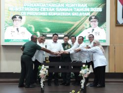Wujudkan Swasembada Pangan, Pangdam II/Sriwijaya Tandatangani Kontrak Kontruksi Cetak Sawah Tahun 2025