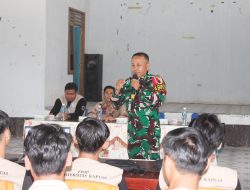 Perwira Seksi Teritorial Satgas Beri Pembekalan Wasbang Kepada Mahasiswa Universitas Kapuas