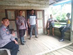 Jalin Keakraban, Kapolsek Sebangki Sambangi Tokoh Masyarakat di Dusun Ibul I