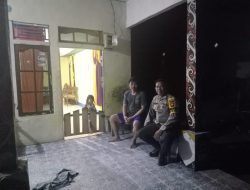 Anggota Polsek Sebangki Patroli Malam, Sapa Warga dan Jaga Keamanan Lingkungan