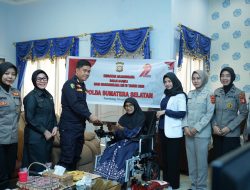 Peringati HUT Bhayangkara ke-79, Polda Sumsel Lakukan Anjangsana Kediaman Anggota Polri Yang Sakit
