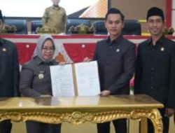 Paripurna DPRD Mesuji Sepakati RPJMD 2025–2029, Diselingi Momen Haru Ultah Bupati Elfianah