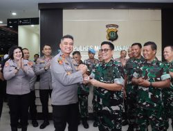 Kodim 0503 Jakarta Barat Beri Kejutan Rayakan Hari Bhayangkara Bersama Polres Metro Jakbar di Hari Bhayangkara ke-79