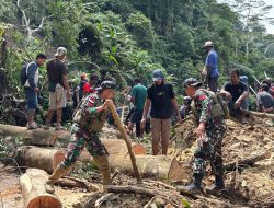 Aksi cepat Satgas Yonif 131/Brajasakti Membantu Penanganan Bencana Longsor di Perbatasan Papua