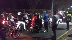 Ratusan Simpatisan PSHT Tutup Jalan di Karangkates Malang Dini Hari, Polisi Bubarkan*