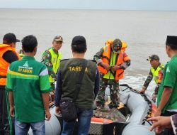Kodim 0825/Banyuwangi Lakukan Penyisiran Evakuasi Korban KMP Tunu Pratama Jaya di Sejumlah Titik Pantai