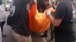 Serda Ayub Babinsa Ketapang Evakuasi Penemuan Jenazah di Parit Sawah Dusun Selogiri*
