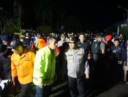 Polda NTB Kerahkan Ratusan Personel Tanggulangi Banjir Mataram, Kapolda Turun Langsung ke Lokasi