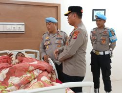 Kapolres Dompu Kunjungi Korban Kecelakaan Beruntun di RSUD Dompu