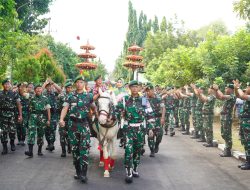 Pangkostrad Tegaskan Makna Syukur dan Disiplin: Menyapa Prajurit, Menanam Nilai Kehidupan