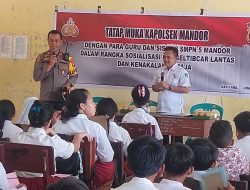 Kapolsek Mandor Beri Edukasi Disiplin dan Anti-Narkoba di MPLS SMPN 5 Mandor