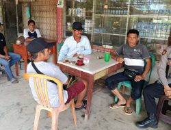 Personel Polsek Menjalin Sambangi Warga, Sampaikan Himbauan Kamtibmas serta Bahaya Narkoba dan Judi Online