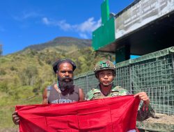Demi Merah Putih di Honai Kami: Saat Rakyat Menjemput Merdeka ke Pintu Pos TNI di Mayuberi