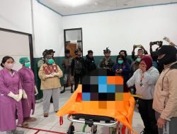 Respons Cepat Satgas Ops Damai Cartenz Bersama TNI Evakuasi Jenazah Tukang Ojek Korban Pembacokan OTK di Puncak Jaya