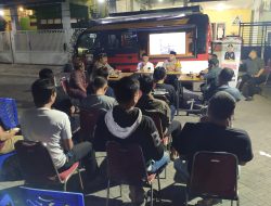 Blusukan Malam dengan Kopi Keliling, Satbinmas Polres Gresik Dengarkan Aspirasi Warga GBA