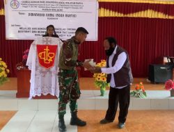 Bersatu Dalam Doa, Satgas Yonif 521/DY Melaksanakan Ibadah KKR Bersama dan Bagikan Alkitab di Gereja Kemah Injil (GKI) di Distrik Bolakme