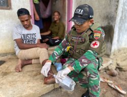 Satgas Yonif 131/Brajasakti Gelar Pelayanan Kesehatan Gratis di Kampung Pikere Perbatasan Papua