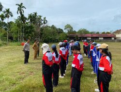 Persiapan HUT ke-80 RI, Polsek Mempawah Hulu Latih Paskibra