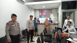 Patroli Siang Hari, Polsek Menyuke Imbau Warga Jaga Kamtibmas Dan Cegah Premanisme