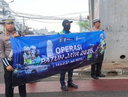 Hari Pertama Operasi Patuh Jaya 2025, Satlantas Jakbar Edukasi Pengendara dengan Humanis