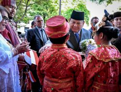 Suasana Penyambutan Bentuk Rasa Persatuan dan Cinta Tanah Air dari WNI yang berada di Luar Negeri