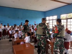Satgas Pamtas RI-PNG Pos Fef Anjangsana ke SD YPPK St. Benediktus Ases Fed
