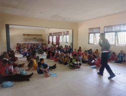 Ps. Kanit Lantas Polsek Mandor Tekankan Bahaya Knalpot Brong dan Narkoba kepada Siswa Baru