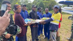 Anggota DPRD Pegunungan Bintang Kunjungi Kampung Denom, Apresiasi TNI dan Rencana Perbaikan Infrastruktur