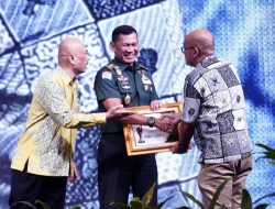 Panglima TNI Raih Penghargaan Pemimpin Visioner di Pimred Award 2025