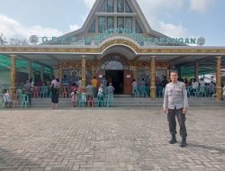 Polsek Mempawah Hulu laksanakan pengamanan Misa Minggu Di Gereja Paroki Santo Yusuf Karangan