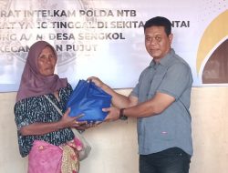 Polda NTB beri bantuan Sosial pada Masyarakat Pantai Tanjung Aan