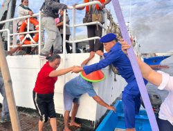Aksi Cepat Polda Sulut Evakuasi Korban KM Barcelona 5: Sinergi TNI-Polri Selamatkan 284 Nyawa di Laut Talise