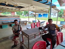 Personil Polsek Mempawah Hulu Sapa Warga untuk Jaga Kamtibmas