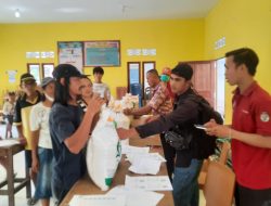 Sinergi Pemerintah dan Aparat: Penyaluran Bantuan di Aur Sampuk Berlangsung Tertib