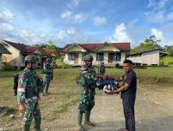 TNI Bawa Semangat Olahraga ke Tarup Kota: Pos Tarup Gelar Anjangsana dan Serahkan Bantuan Voli