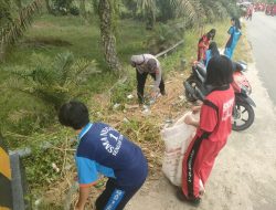 Kebersamaan dan Kepedulian Terpancar di Kegiatan Bakti Sosial di Desa Senakin