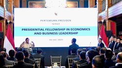 Presiden Prabowo Subianto menggelar pertemuan dengan 82 profesional muda di kediaman pribadinya di Hambalang