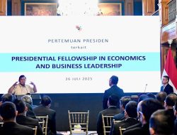 Presiden Prabowo Subianto menggelar pertemuan dengan 82 profesional muda di kediaman pribadinya di Hambalang